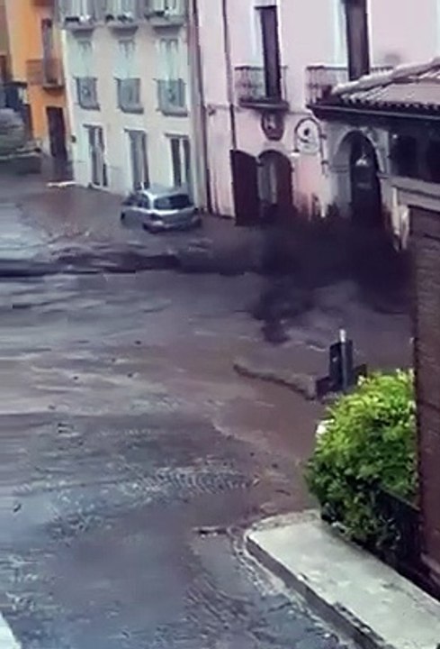 Irpinia in ginocchio, terribile colata di fango e detriti a Monteforte Irpino
