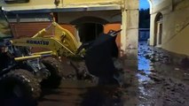 Maltempo Campania, fango e detriti per le strade di Sarno