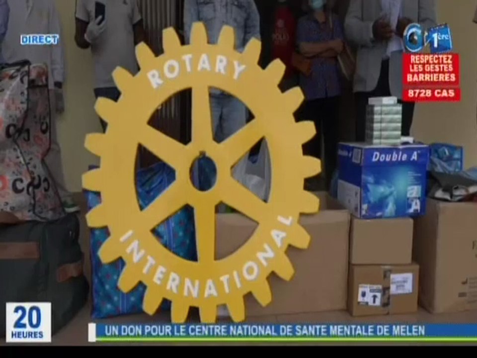 RTG /  Don de médicaments et vêtements par les membres du  rotary club aux pensionnaires du centre national de santé mentale de Melen