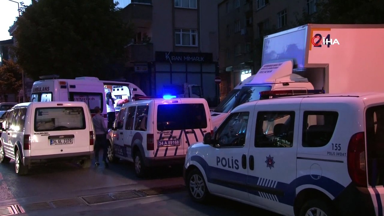 Şişli'de bir kişi börekçiden aldığı bıçakla cadde üzerinde tartıştığı kişiyi öldürdü