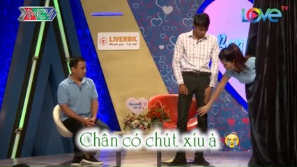 Mặc kệ chàng trai ốm nhom đen nhẻm, cô kế toán XINH ĐẸP vẫn chấp nhận bấm nút hẹn hò