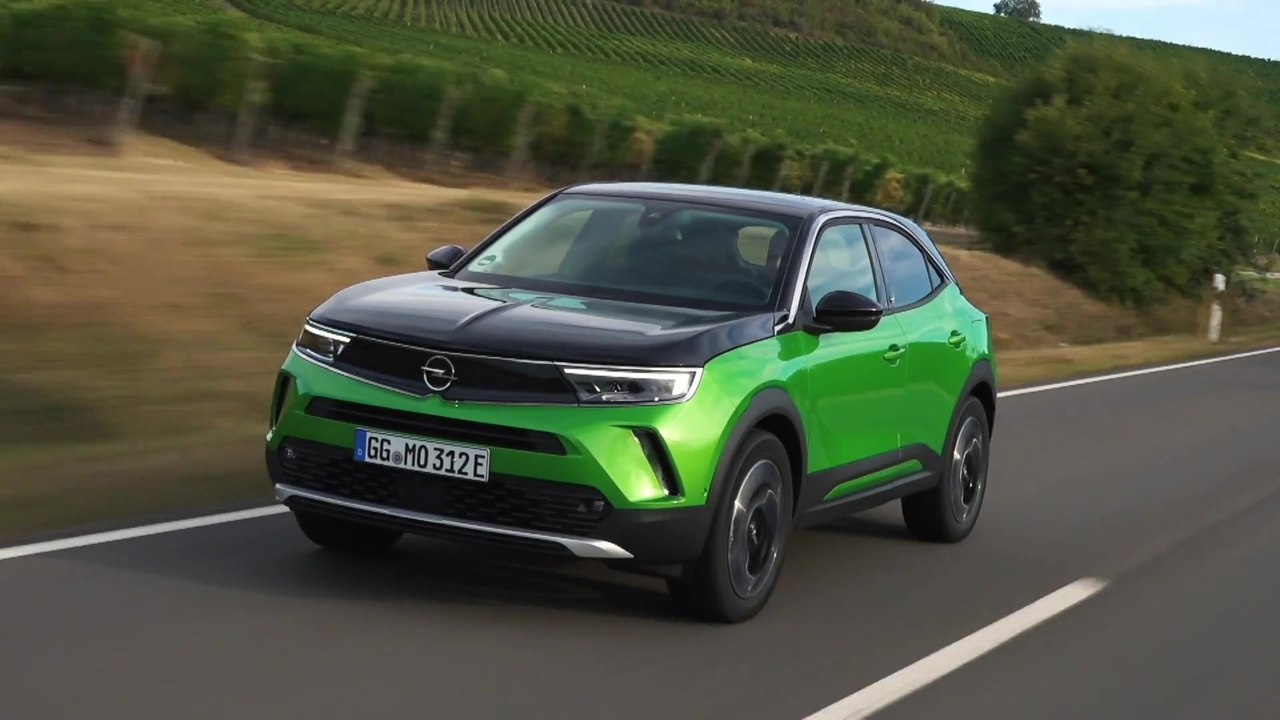The new Opel Mokka-e Driving Video