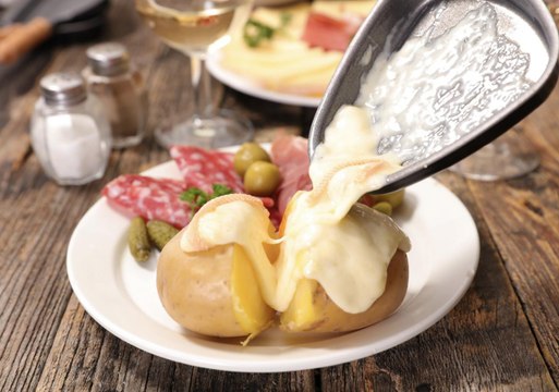 Elle poste une photo de sa première raclette et devient la risée du web