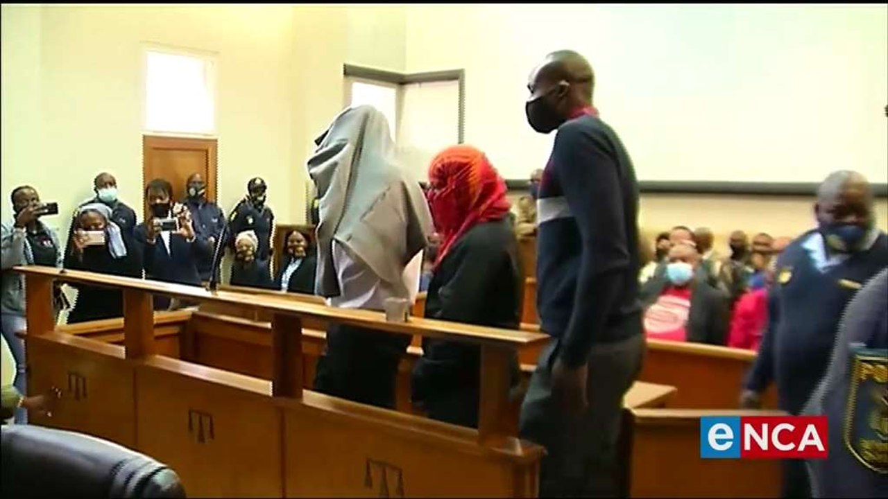 3 police officers await ruling on bail applications