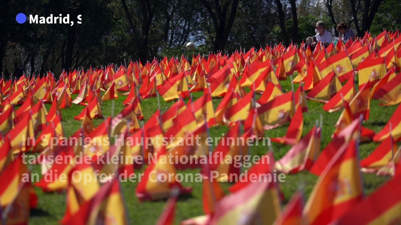 Tausende Flaggen für Corona-Opfer in Madrid