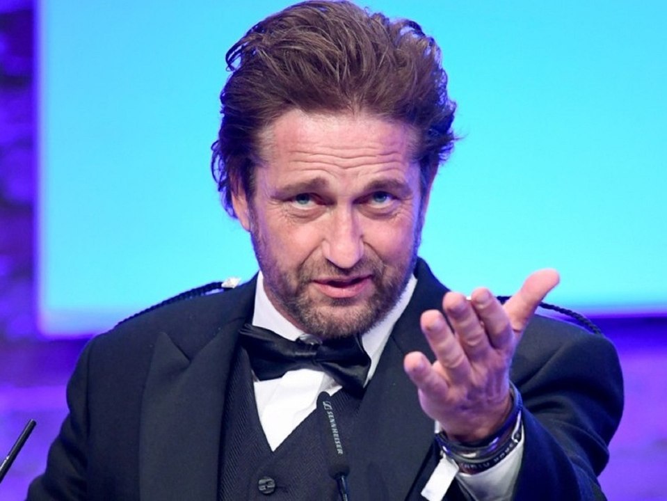 Besuch von einem Eichhörnchen: Gerard Butler wird zum Tierflüsterer