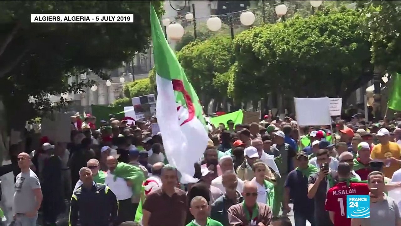Algerian lawyers stage protest over lack of promised reforms