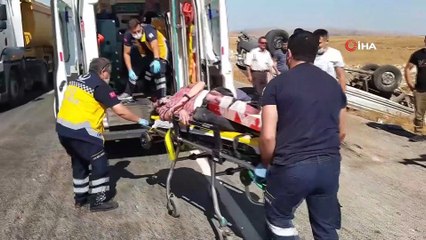 Yoldan çıkan kamyon devrildi, 1 ölü 1 yaralı