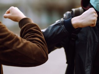 Angst vor Ansteckung bleibt - mehr Sorglosigkeit im Alltag