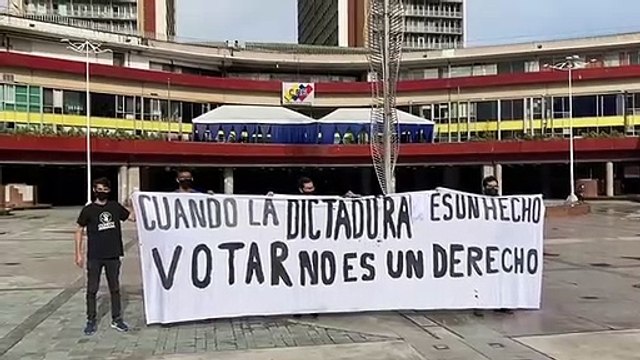 Estudiantes rechazan elecciones parlamentarias del 6D