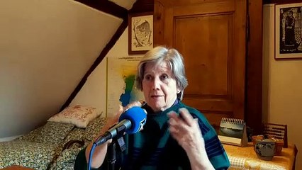 DCW 061020 Haselnuss