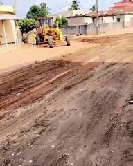 Adebayor construit des routes au Togo et invite tout le monde à faire comme lui