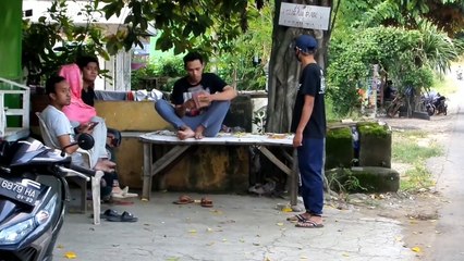 PRANK EXTRIME T0D0NG S3NJAT4 KE ORANG YG SEDANG NGABUBURIT  PRANK INDONESIA