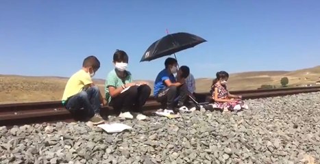 Kars’ın Kümbet köyünde EBA’ya erişemeyen öğrenciler yardım çağrısında bulundu