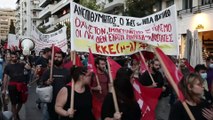 Yunanistan'da göstericiler, Pompeo'nun ülkeyi ziyaretini protesto etti, ABD bayrağını yaktı (2) - ATİNA
