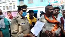 भरथना: मंडल उपाध्यक्ष के साथ दबंगों ने की मारपीट, मंडल उपाध्यक्ष ने चौकी इंचार्ज को दिया शिकायत पत्र