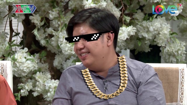 Cô gái BỎ ĐI DU HỌC để ở Việt Nam BÁN SÁCH cùng người yêu ĐẸP TRAI NHƯ THÁI HÒA - YLC