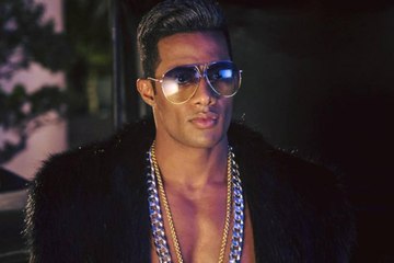 محمد رمضان يرد بصراحة على منتقدي ارتدائه الألماس والملابس الباهظة