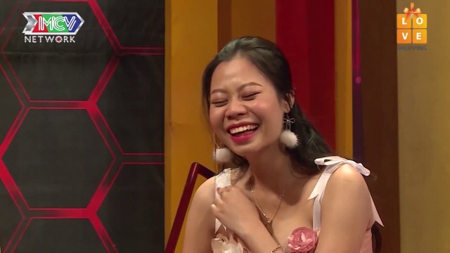 Tái mặt khi lần đầu về LÀM DÂU, nhúng nguyên cả chân vào nồi CANH khiến cả nhà và khách BÀNG HOÀNG