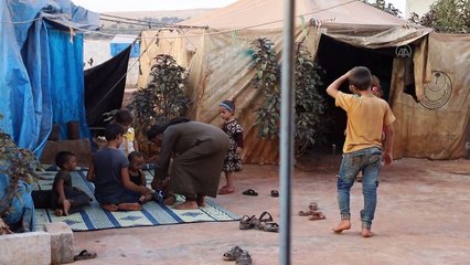 Doğuştan elleri ve kolları olmayan minik Esyef, kendi kendine yemek yiyebilmek istiyor - İDLİB