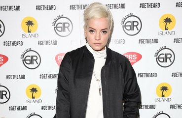 Lily Allen está se mudando para EUA após casamento com David Harbor