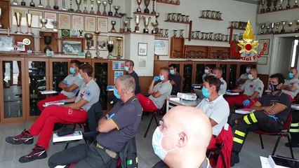 Tải video: Trieste - Corso di moto d'acqua per i Vigili del Fuoco (26.09.20)