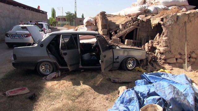 Polisten kaçan şüpheli aracıyla evin duvarına çarpınca yakalandı - KAHRAMANMARAŞ
