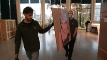 Liège : Installation de l'expo Warhol au musée Boverie