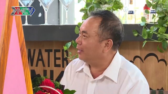 Rụng tim với chàng bộ đội U60 tình nguyện Ở NHÀ LO NỘI TRỢ để bạn gái KÉM 20 TUỔI TỰ DO BAY NHẢY