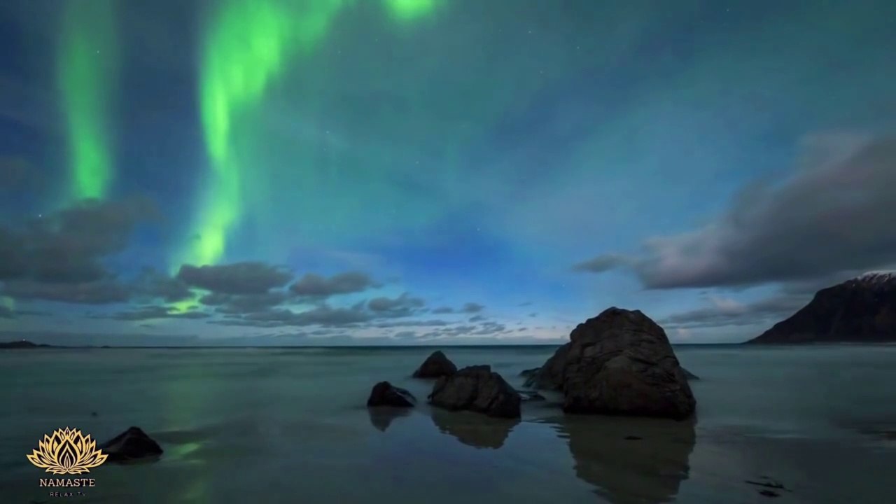 Amazing Relaxing Northern Lights Visuals