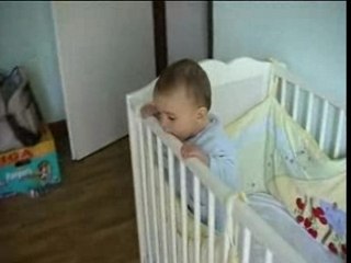 Yann fait du trampoline