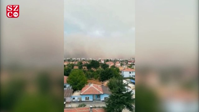Konya’da korkutan toz fırtınası! Yarım saat sürdü, ilçe karanlığa gömüldü