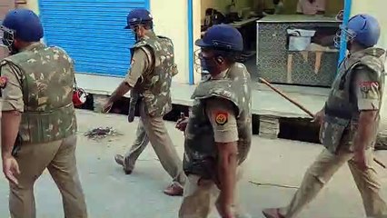 फ़तेहपुर थाना पुलिस ने निकाला फ्लैगमार्च