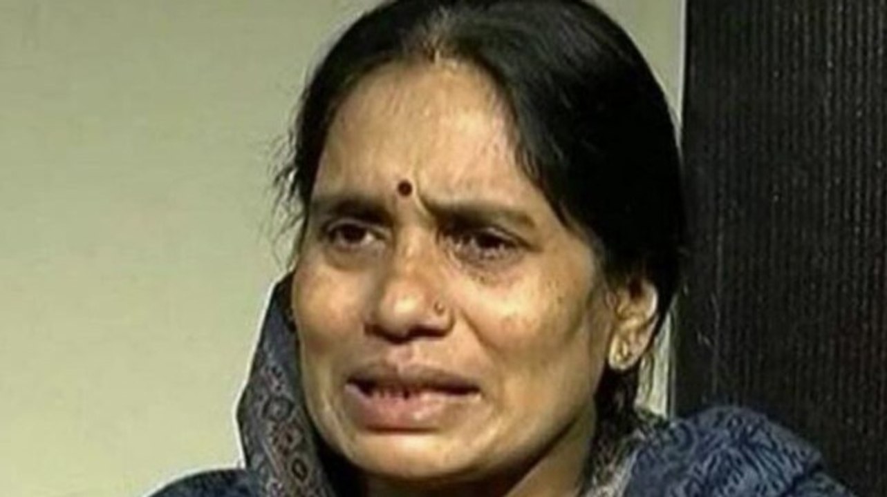 You are not alone, we are with you: Nirbhaya's mother to Hathras victim's mother