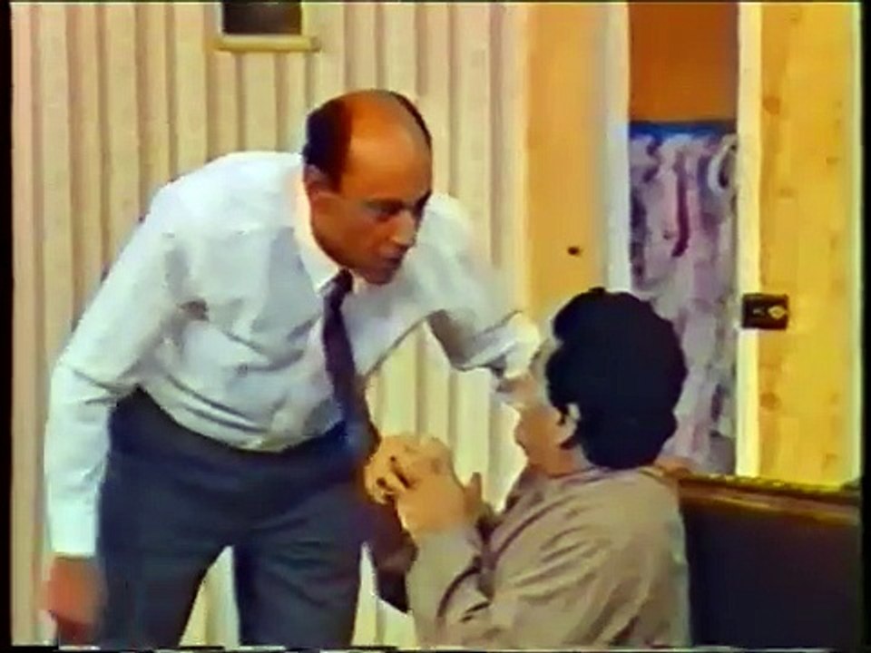 احمد بدير بيشتم مظهر ابو النجا- وخُد الكبيره بقى...يا ابن الحلال - مسرحية صحتك بالدنيا