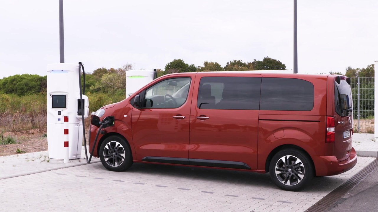 Der neue Opel Zafira-e Life - E-Services von OpelConnect und verschiedene Ladeoptionen