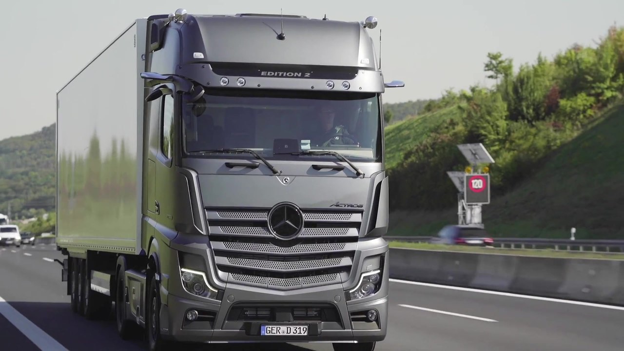 Der neue Mercedes-Benz Actros Edition 2 - Fahren, Arbeiten und Wohnen in erlesenem Ambiente
