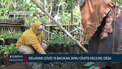 Relawan Covid-19 Bagiakan Jamu Gratis Keliling Desa