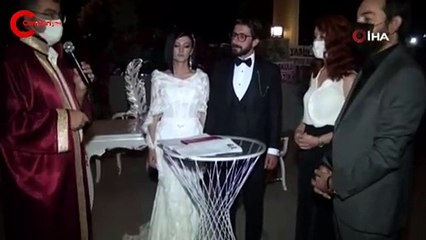 Nikah memurunun esprisi herkesi güldürdü