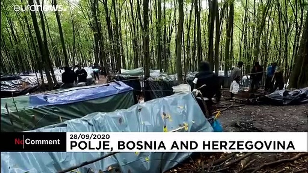 Makeshift migrant camps grow outside Bosnian towns