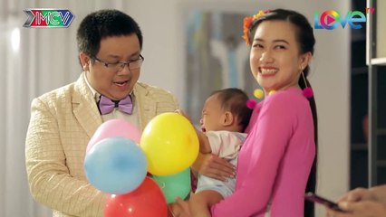 Bản năng phụ nữ trỗi dậy khi thấy người khác tay bồng bế con