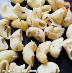 En pleine cuisson, ils découvrent des vers dans leurs pâtes...