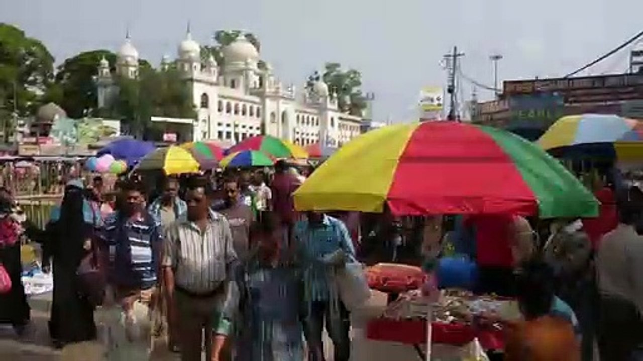 How Crowded is the Charminar?