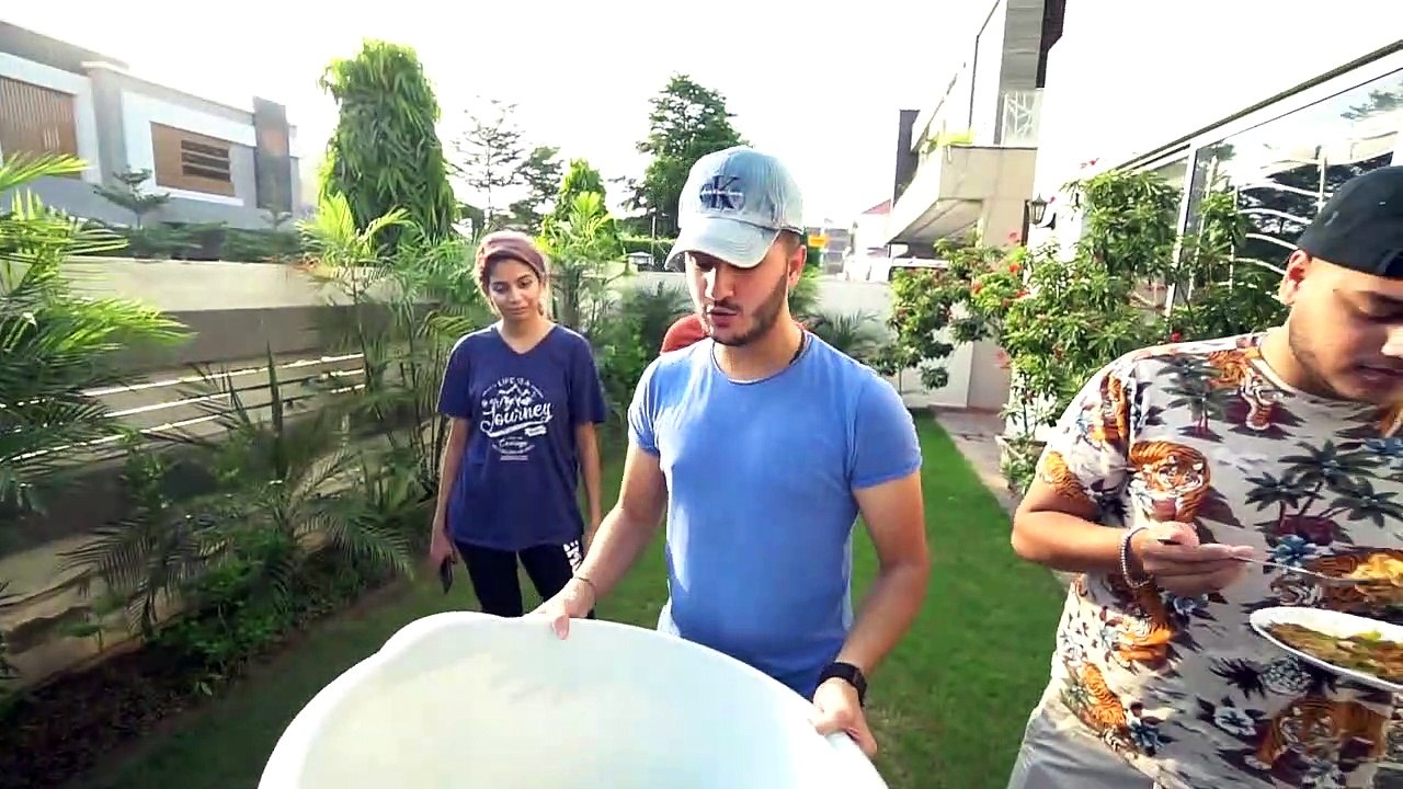 Got my BEST FRIEND a BILLBOARD for his birthday! HAVE FUN VLOG 2020