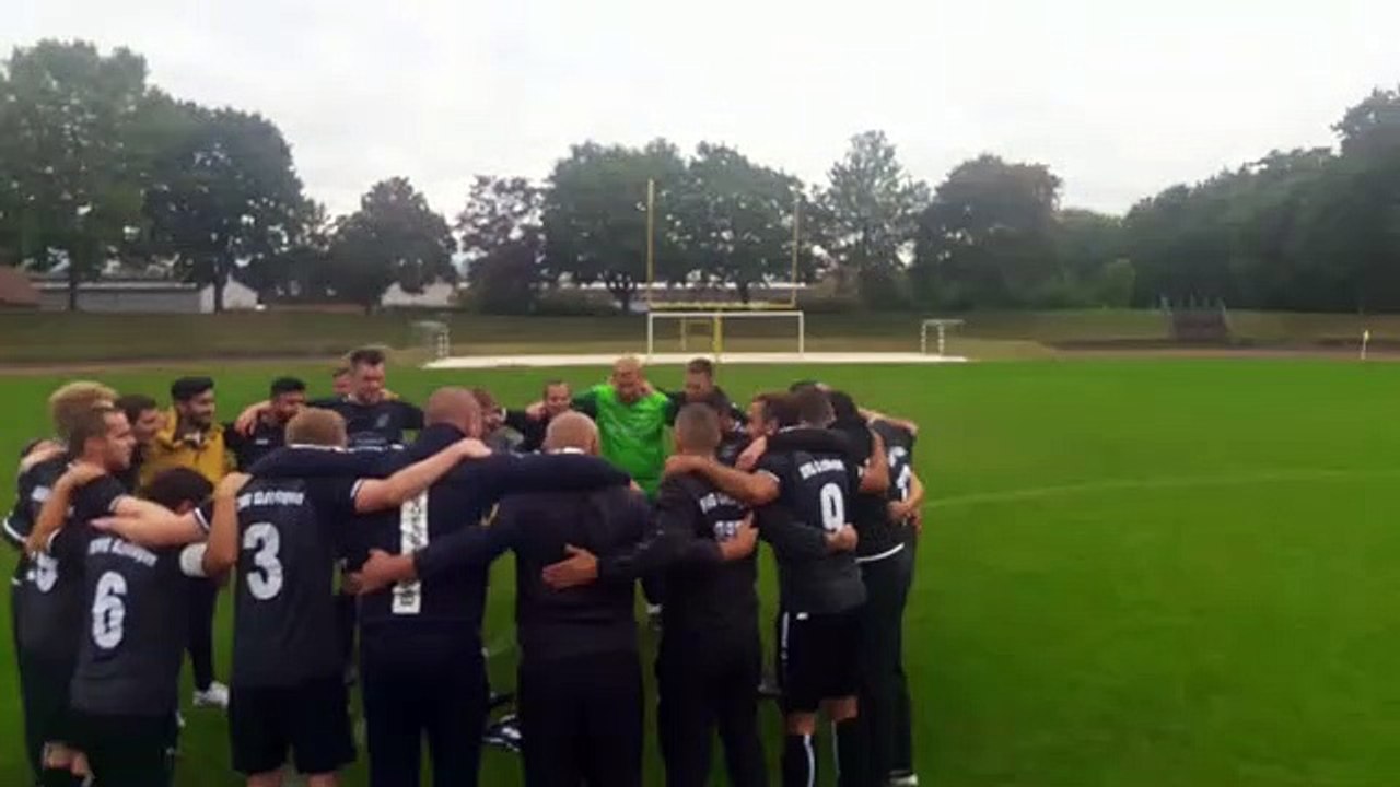 Jubel der SVG IV nach dem Spiel bei Göttingen 05 III