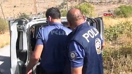 Babasının aracını kaçıran genç, polis aracına çarpınca yakalandı