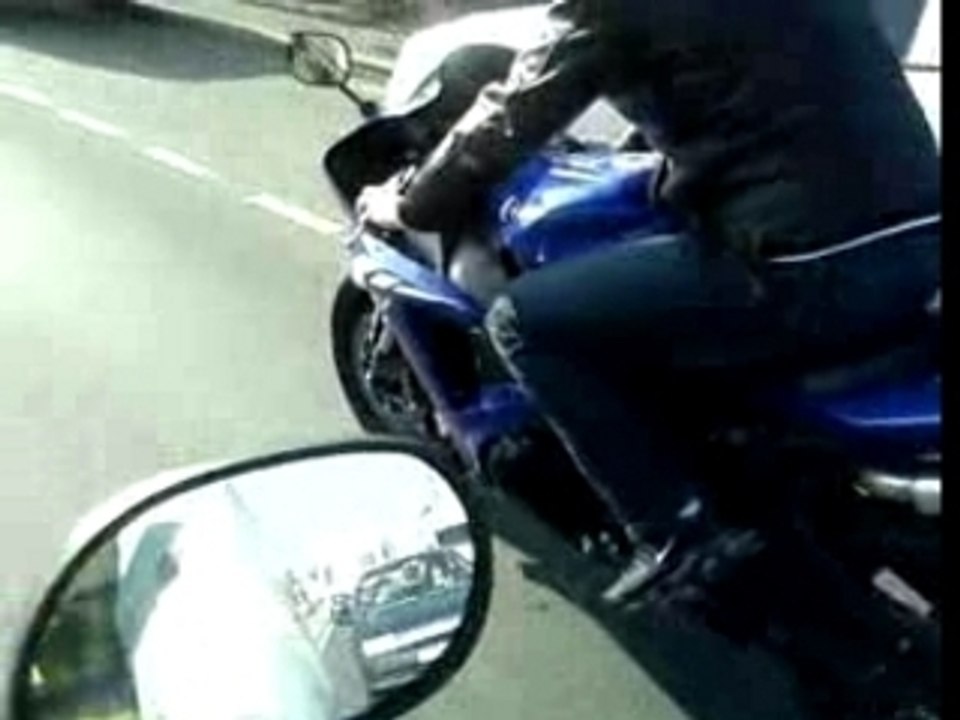 un collegue de taf en moto