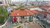 Tarihi Tophane Saat Kulesi Azerbaycan bayrağı renklerinde ışıklandırıldı - BURSA