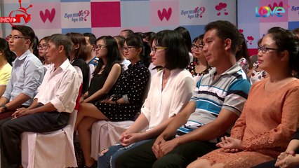 Chàng trai gây ấn tượng đẹp khi bất ngờ tặng quà ông mai - bà mối