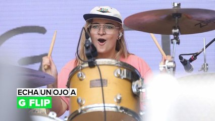 La artista australiana G Flip demostró que los baterías también pueden ser cantantes